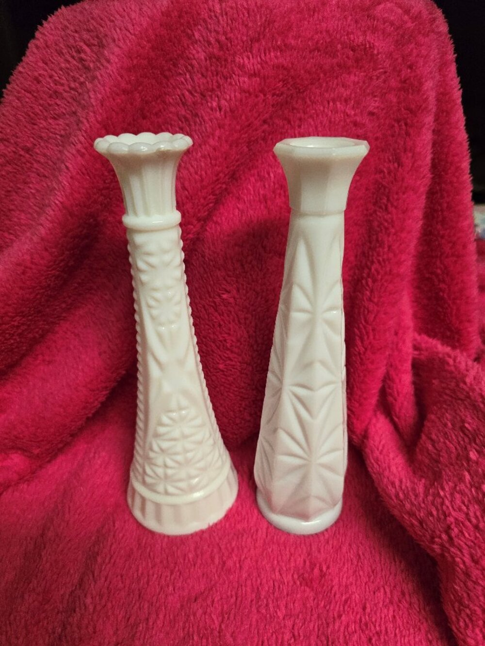 Vintage Set of 2 Milk Glass Bud Vases - Stars and Bars and Star Burst